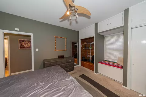 202 W Helen Ave, Christopher, IL 62822 photo 12