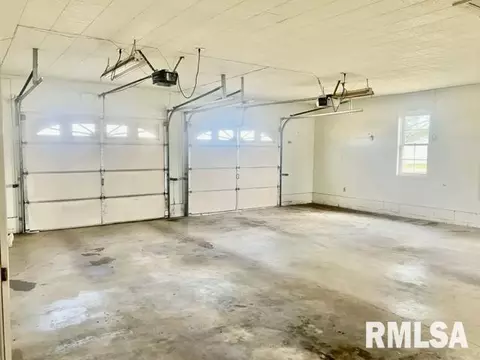 920 Red Stripe Rd, Sandoval, IL 62882 photo 3