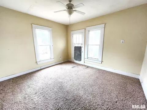 136 S Pullen Ave, Centralia, IL 62801 photo 11