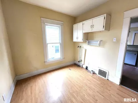 136 S Pullen Ave, Centralia, IL 62801 photo 13