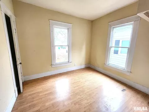 136 S Pullen Ave, Centralia, IL 62801 photo 12