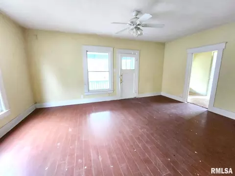 136 S Pullen Ave, Centralia, IL 62801 photo 6