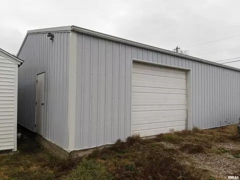 427 Bicknell St, Centralia, IL 62801 photo 2