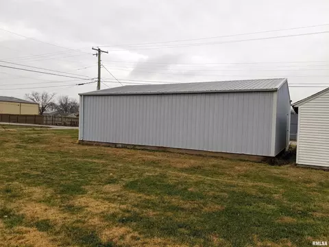 427 Bicknell St, Centralia, IL 62801 photo 3