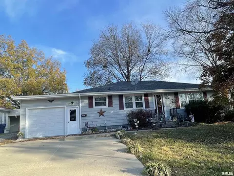 212 Park Ln, Carmi, IL 62821 photo 1