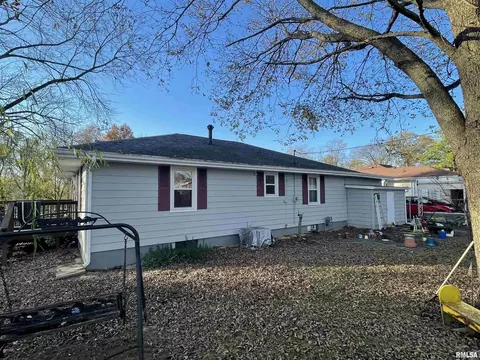 212 Park Ln, Carmi, IL 62821 photo 3