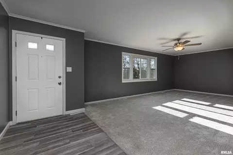 209 W Brewster Rd, Herrin, IL 62948 photo 5