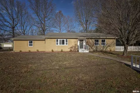 209 W Brewster Rd, Herrin, IL 62948 photo 3