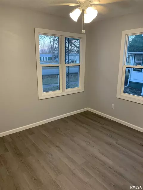 614 E 7th St, Metropolis, IL 62960 photo 6