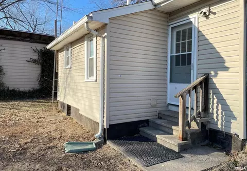 1104 Espy St, Benton, IL 62812 photo 4