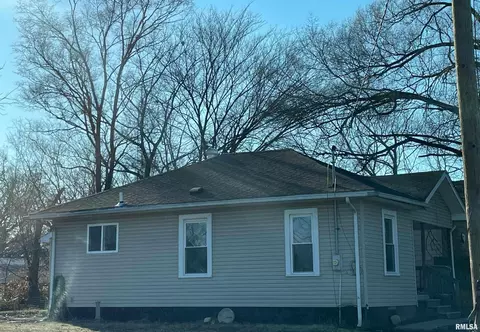 1104 Espy St, Benton, IL 62812 photo 2