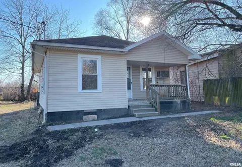 1104 Espy St, Benton, IL 62812 photo 1