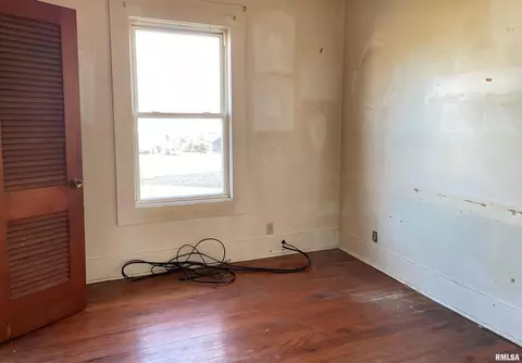 1104 Espy St, Benton, IL 62812 photo 9