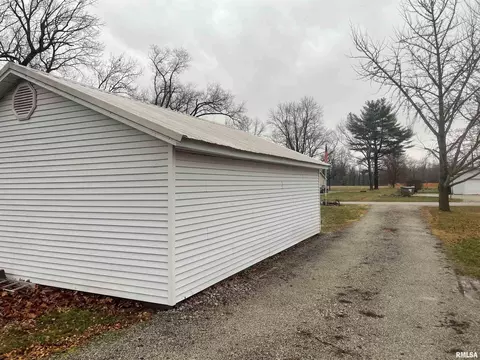 913 E 1150th Rd, Shobonier, IL 62885 photo 18