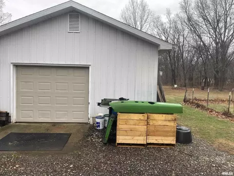 913 E 1150th Rd, Shobonier, IL 62885 photo 14