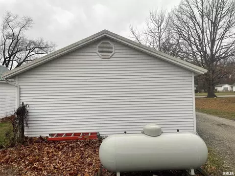 913 E 1150th Rd, Shobonier, IL 62885 photo 17