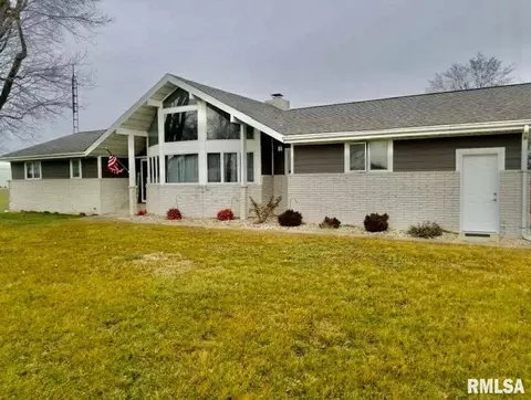 143 Lyle Dr, Hoffman, IL 62250 photo 1