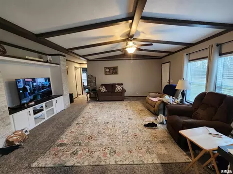 303 S 4th St, Broughton, IL 62817 photo 4