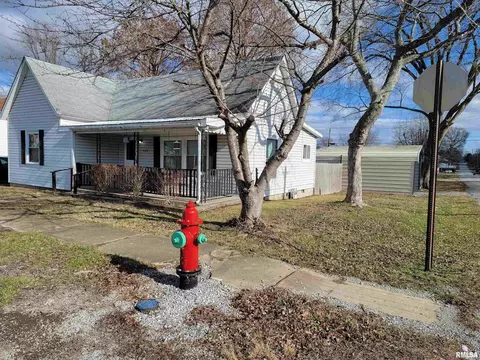 420 S 19th St, Herrin, IL 62948