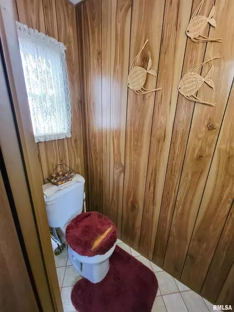 1011 Lamson St, Flora, IL 62839 photo 44