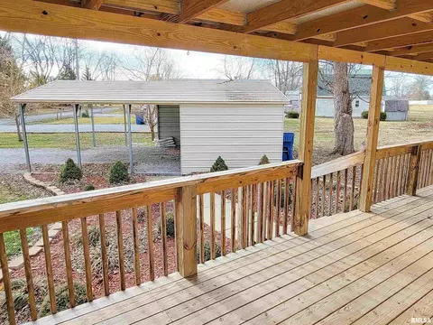 1011 Lamson St, Flora, IL 62839 photo 9