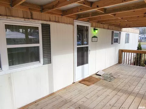 1011 Lamson St, Flora, IL 62839 photo 10
