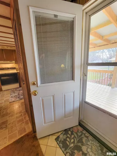 1011 Lamson St, Flora, IL 62839 photo 11