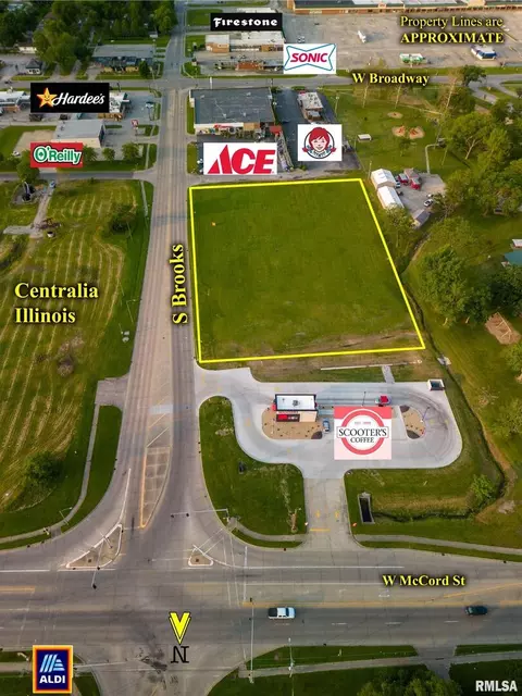 200 N Brooks Ave, Centralia, IL 62801 photo 2