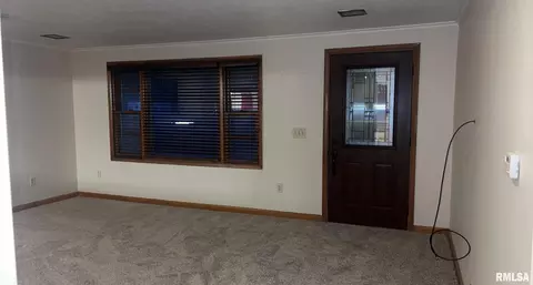 209 W Adelaide Ave, Christopher, IL 62822 photo 5