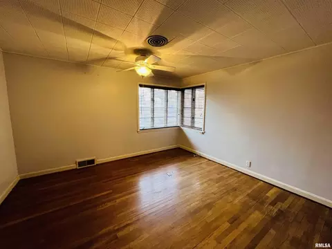 1411 Jackson St, Eldorado, IL 62930 photo 13