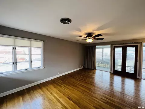 1411 Jackson St, Eldorado, IL 62930 photo 9