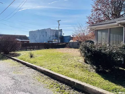 1411 Jackson St, Eldorado, IL 62930 photo 24