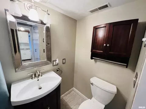 1411 Jackson St, Eldorado, IL 62930 photo 17