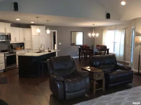 3600 E Bishop Rd, Mount Vernon, IL 62864 photo 7