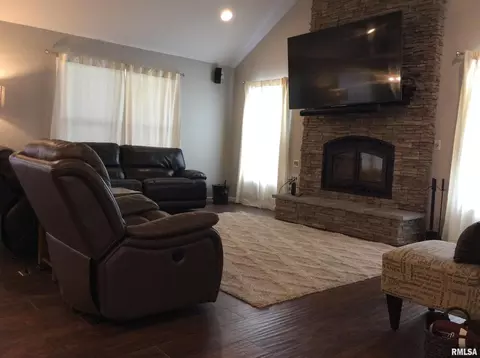3600 E Bishop Rd, Mount Vernon, IL 62864 photo 4
