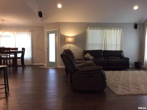 3600 E Bishop Rd, Mount Vernon, IL 62864 photo 5