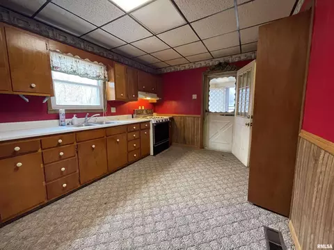 1001 E College St, Marion, IL 62959 photo 8