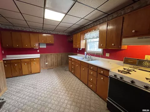 1001 E College St, Marion, IL 62959 photo 7