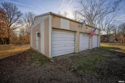 1001 E College St, Marion, IL 62959 photo 6