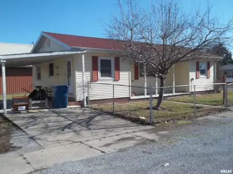 1201 E Ruth St, Benton, IL 62812 photo 2