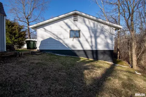 719 S Harrington St, Orient, IL 62874 photo 6