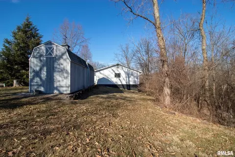 719 S Harrington St, Orient, IL 62874 photo 5