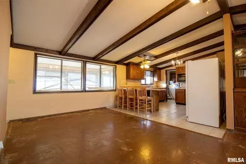 719 S Harrington St, Orient, IL 62874 photo 17