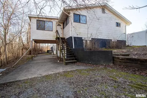 719 S Harrington St, Orient, IL 62874 photo 10