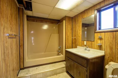 719 S Harrington St, Orient, IL 62874 photo 38