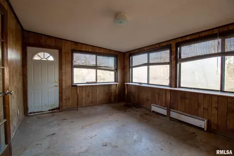719 S Harrington St, Orient, IL 62874 photo 32