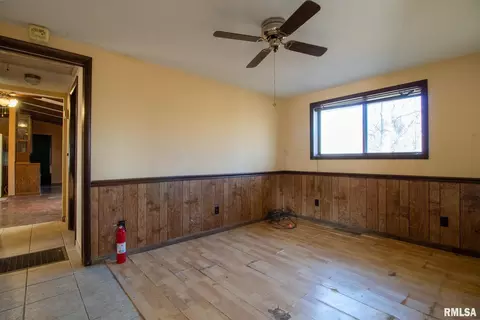 719 S Harrington St, Orient, IL 62874 photo 29