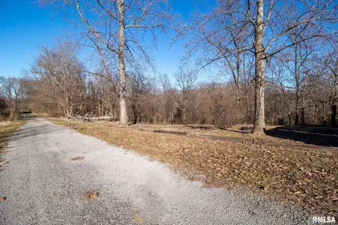 719 S Harrington St, Orient, IL 62874 photo 13