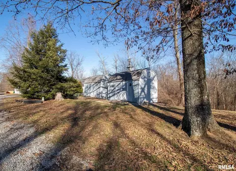 719 S Harrington St, Orient, IL 62874 photo 4