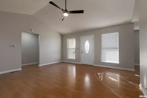 300 Jesse Ln, Herrin, IL 62948 photo 4